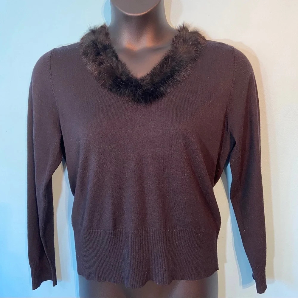 🛍️3/$30 Villager faux  fur trimmed sweater‎